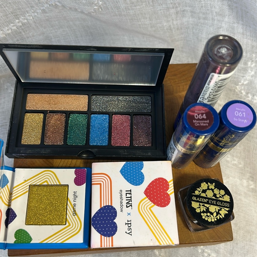 NWT Metallic bundle of 7: eyeshadows, lipstick, glaze. Revlon, Smashbox, ipsy,